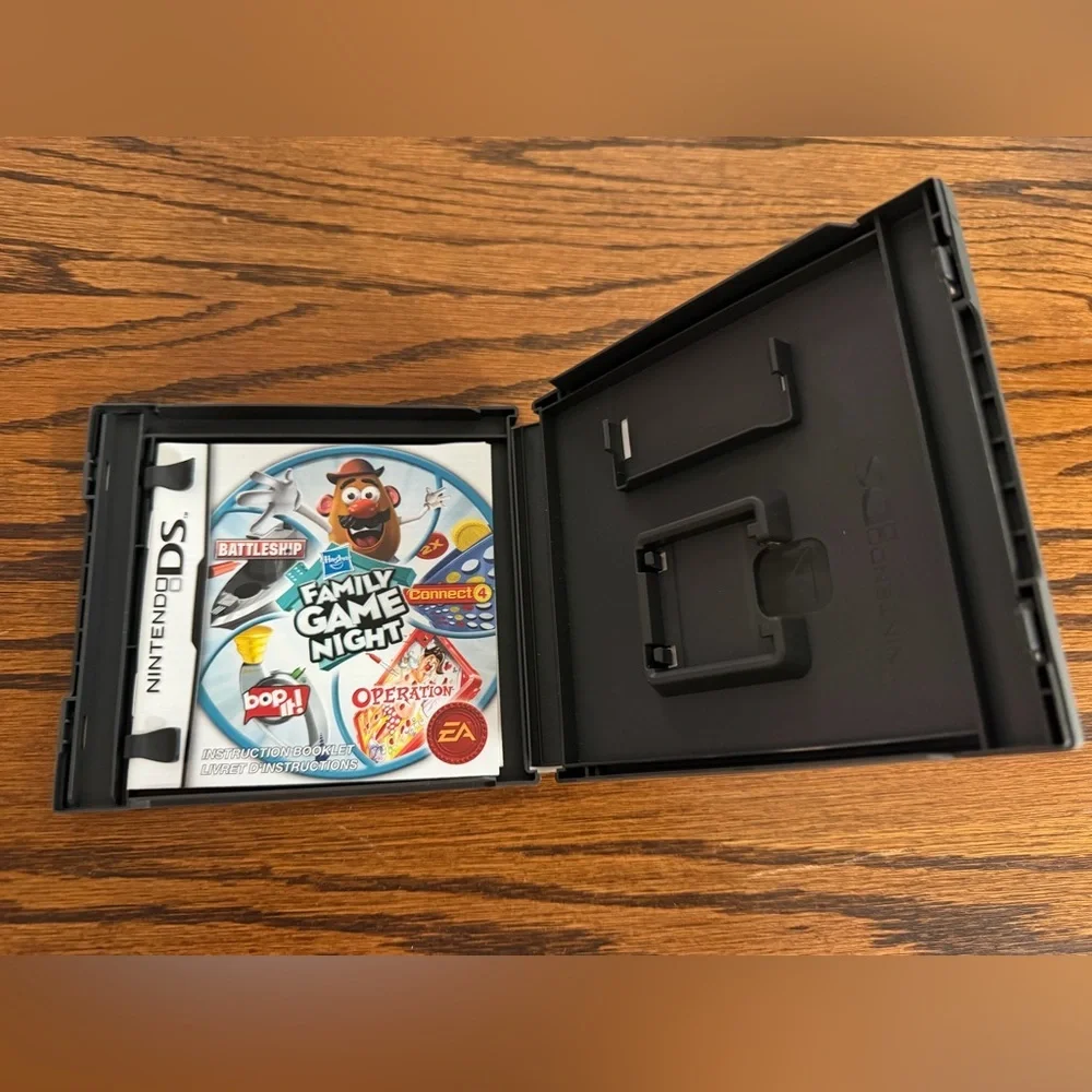 Hasbro Family Game Night Nintendo DS Game AUTHENTIC CASE & MANUAL (NO GAME) 2009